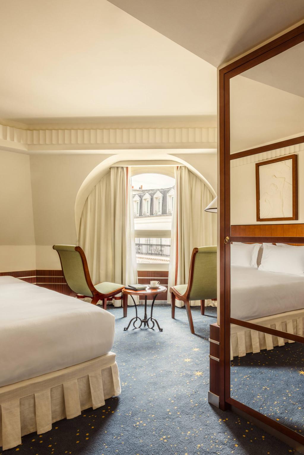 Luxury and Comfort: A Stay at Hotel des Grands Voyageurs