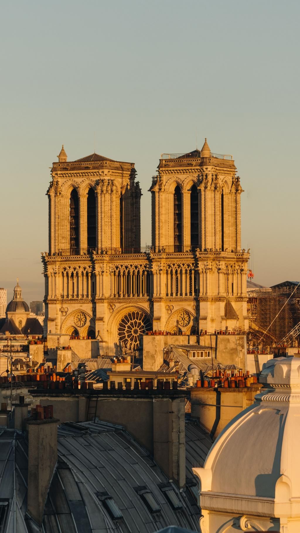 Hôtel des Grands Voyageurs : Une Adresse Idéale Près de Notre-Dame