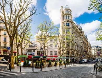 Hotel des Grands Voyageurs - Our Neighborhood