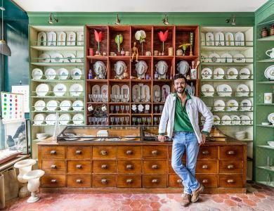 Hotel des Grands Voyageurs - Our Neighborhood